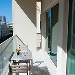 Bright & Spacious 2 Bed In The Greens, Dubai