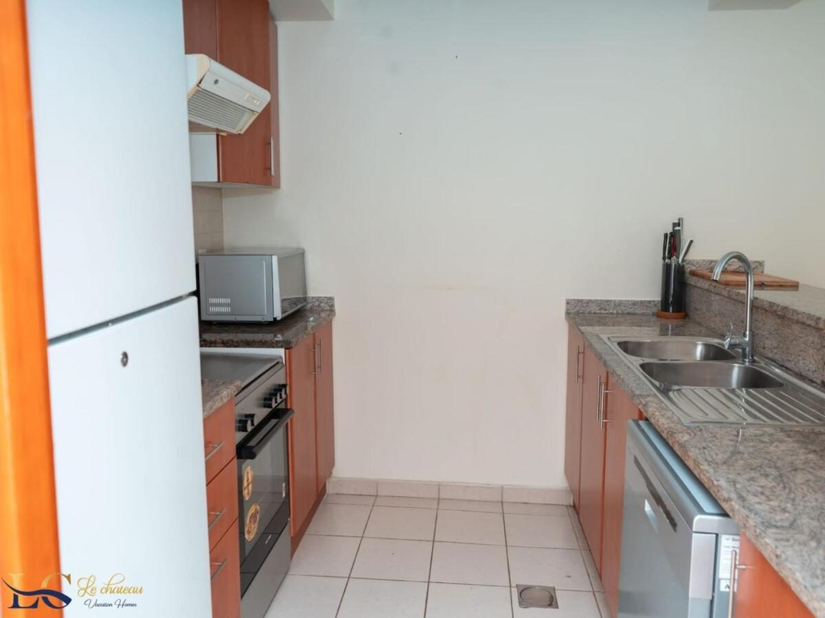 Bright & Spacious 2 Bed In The Greens, Dubai