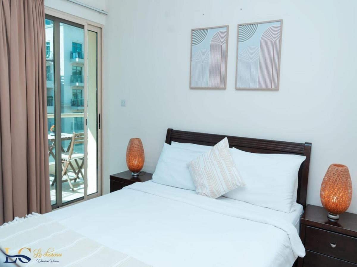 Bright & Spacious 2 Bed In The Greens,