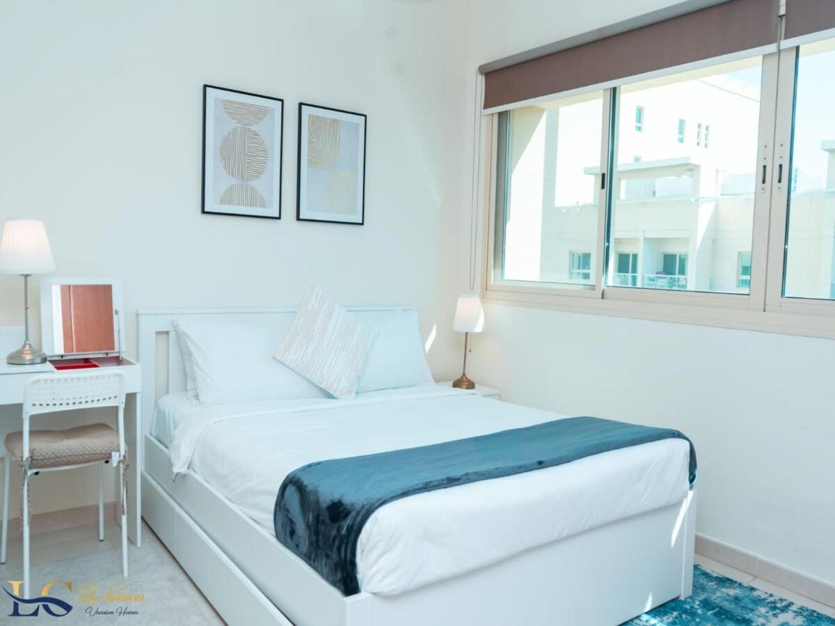 Bright & Spacious 2 Bed In The Greens, Dubai