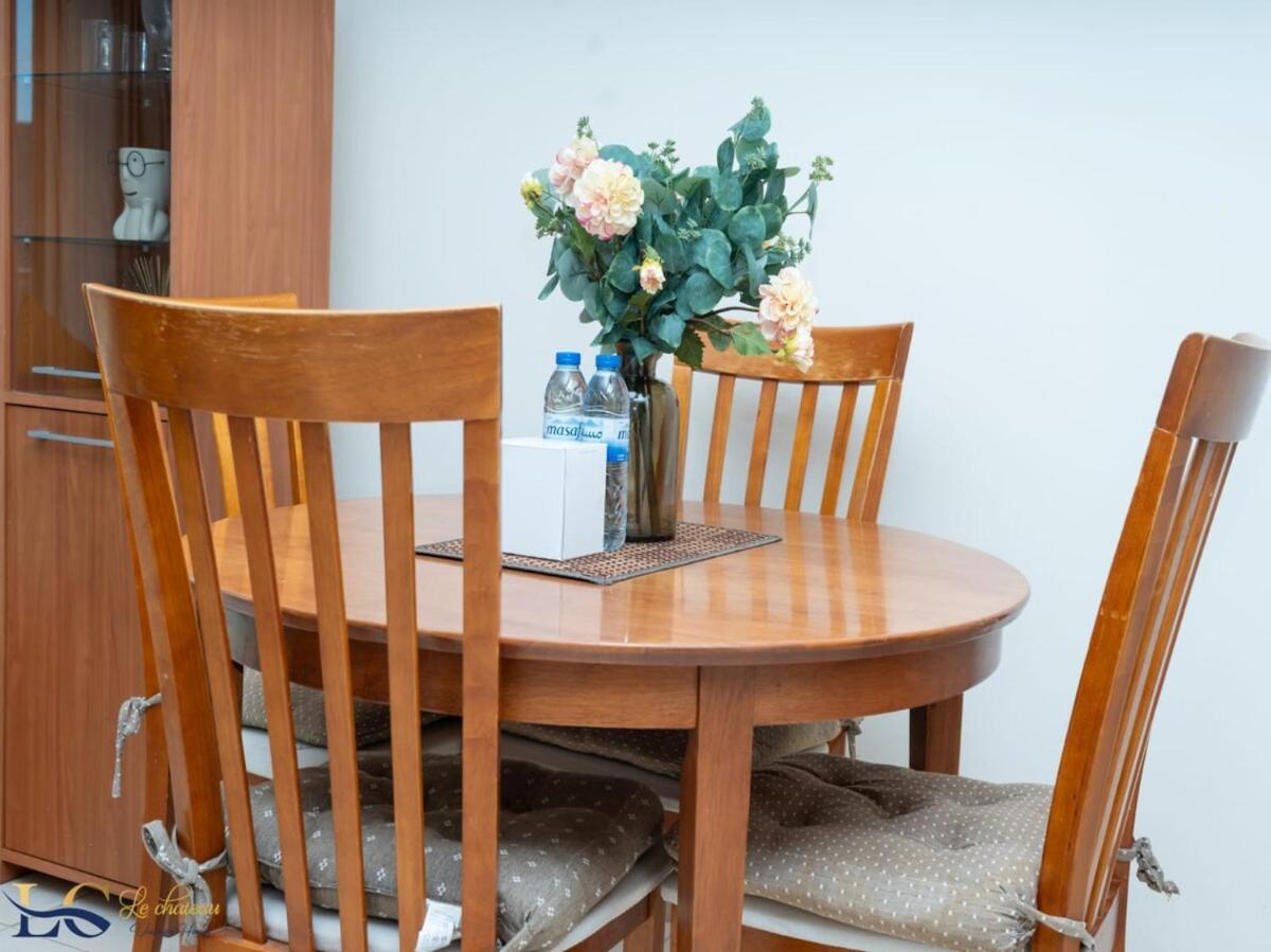 Bright & Spacious 2 Bed In The Greens, *