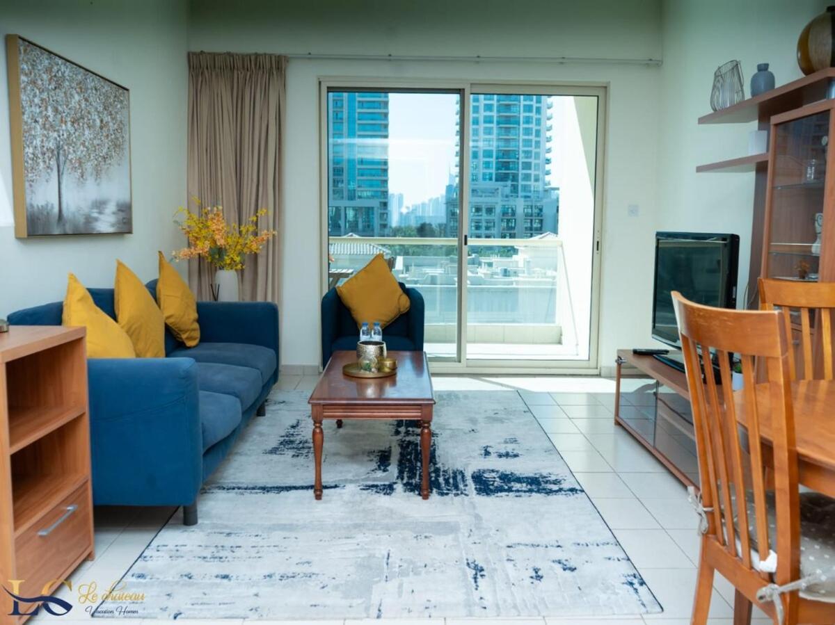 Bright & Spacious 2 Bed In The Greens, Apartment